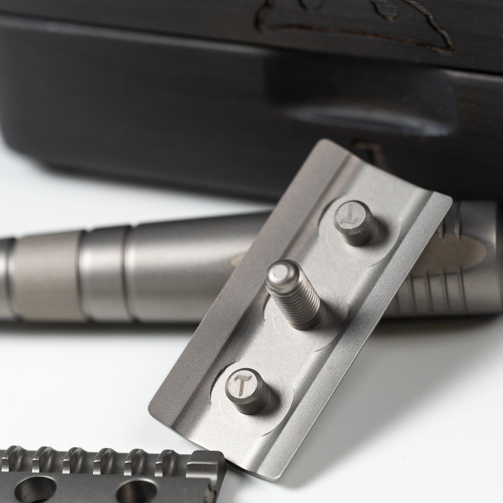 Lambda Athena - Titanium (Satin) - Lambda Razors